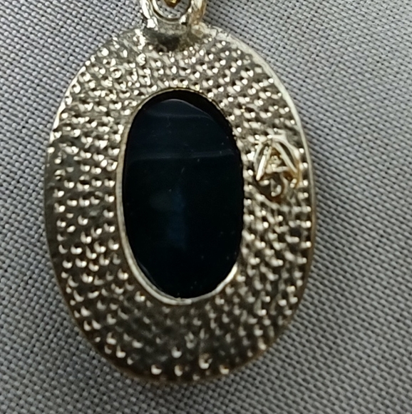 Amrita Singh Clip-on Earrings - Picture 7 of 7